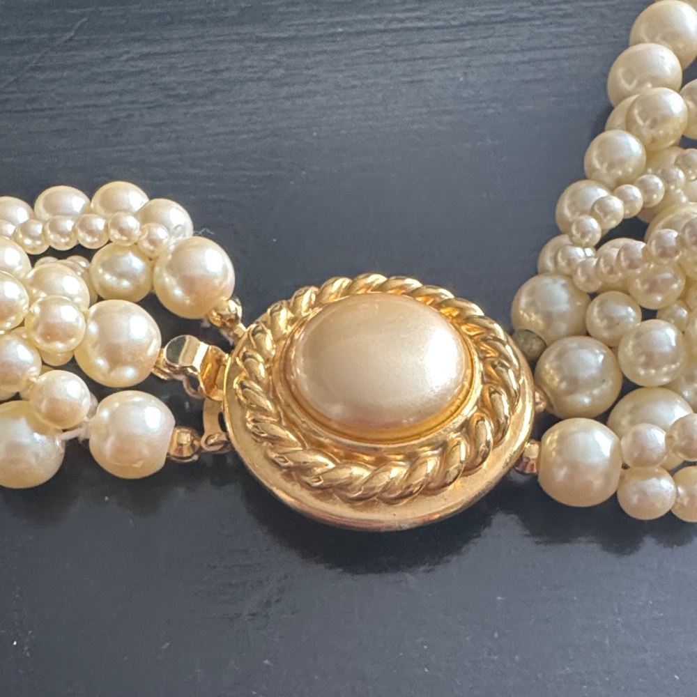✨ Vintage Carolee Multi-Strand Faux Pearl Choker Necklace – Statement Gold Clasp